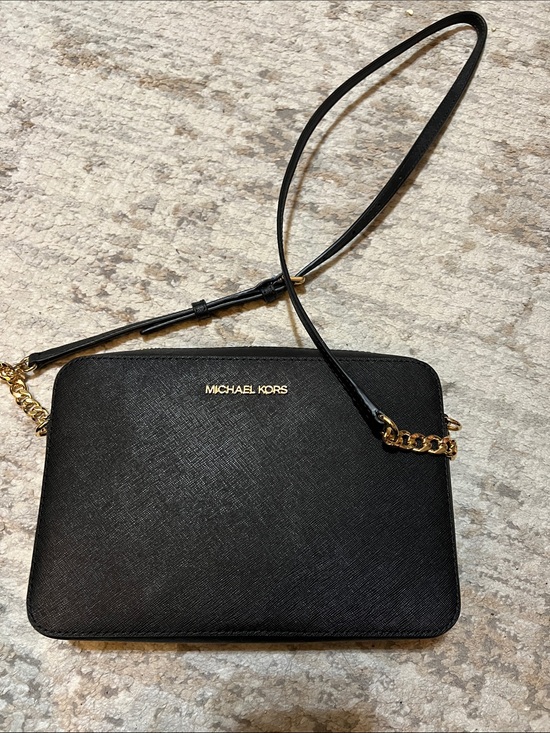 Michael Kors Handbags - Michael Kors Black Crossbody with Gold Hardware